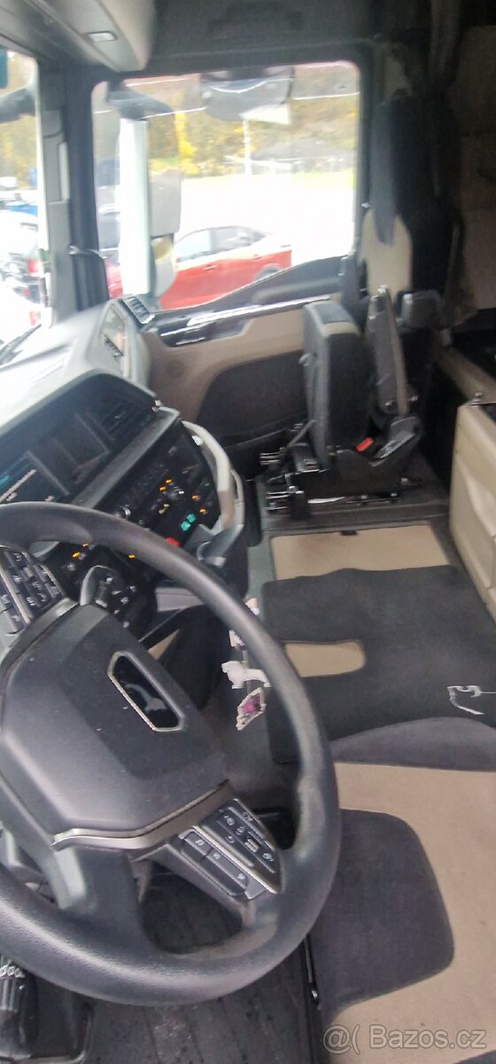 MAN TGX 510 lowdeck - 9