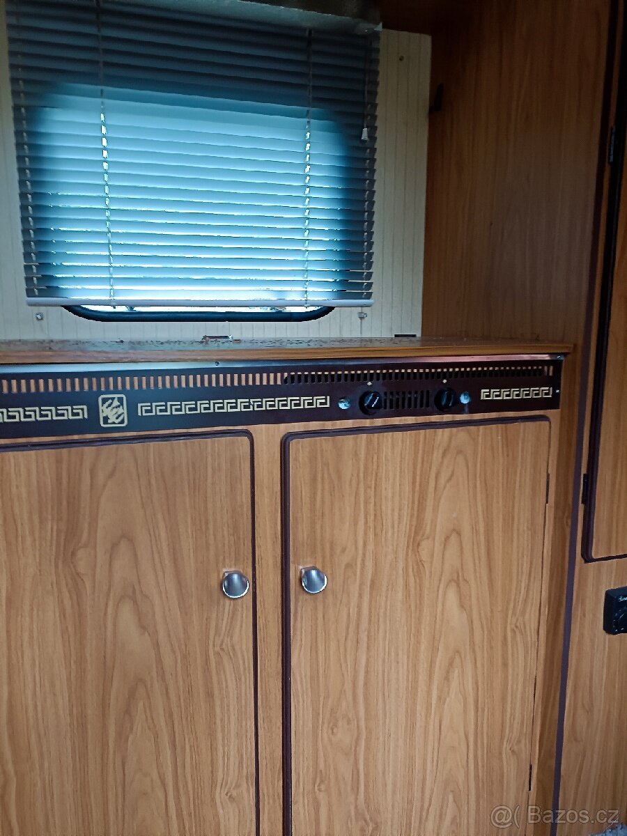 Prodám karavan bez TP 7x2,2 m - 9