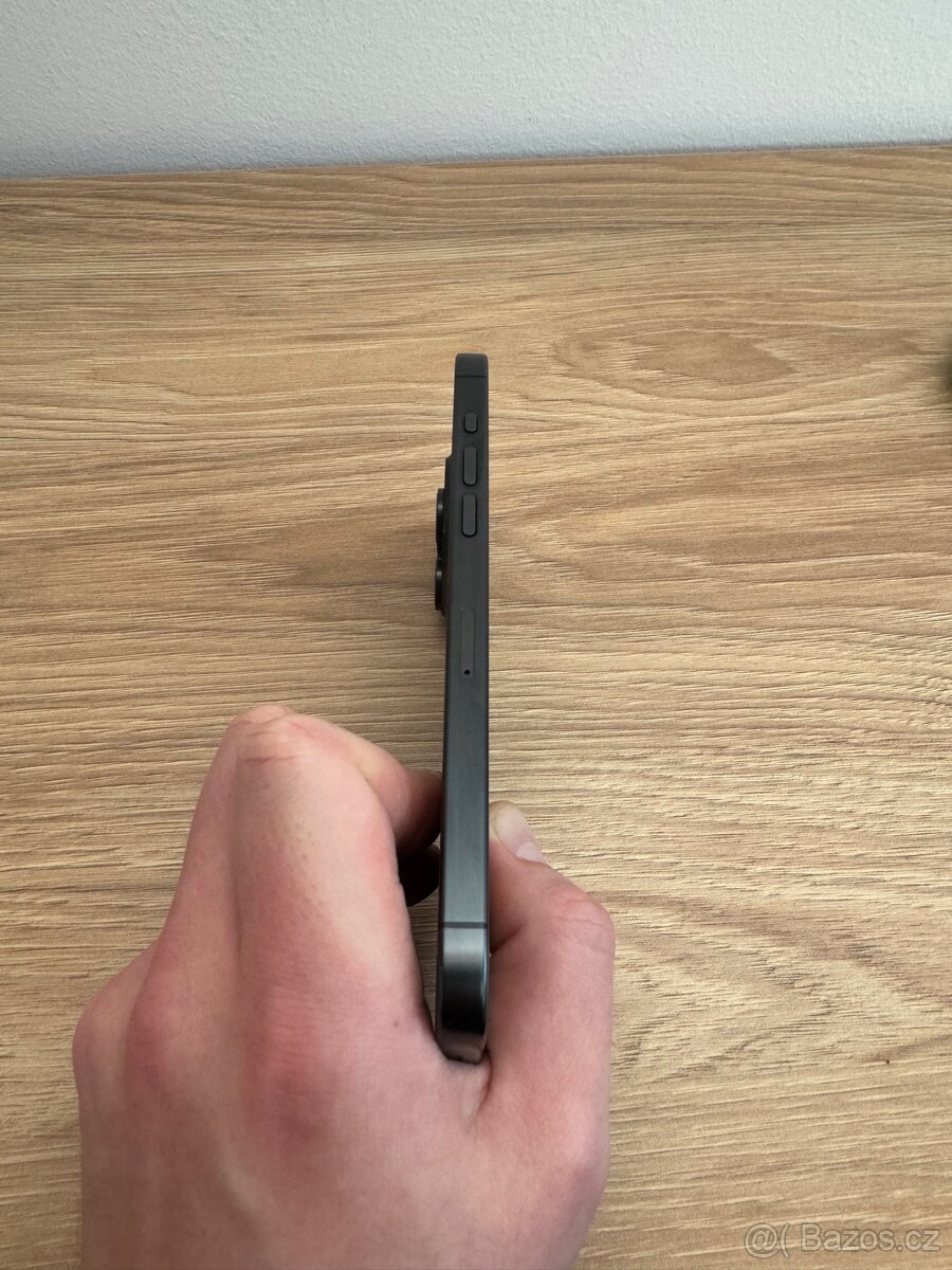 iPhone 15 Pro Max 256 GB – perfektní stav, originální balení - 9