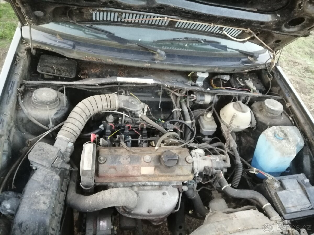 REZERVACE VW Golf MK2 1.3i r.v.1992 nepojizdný - 9