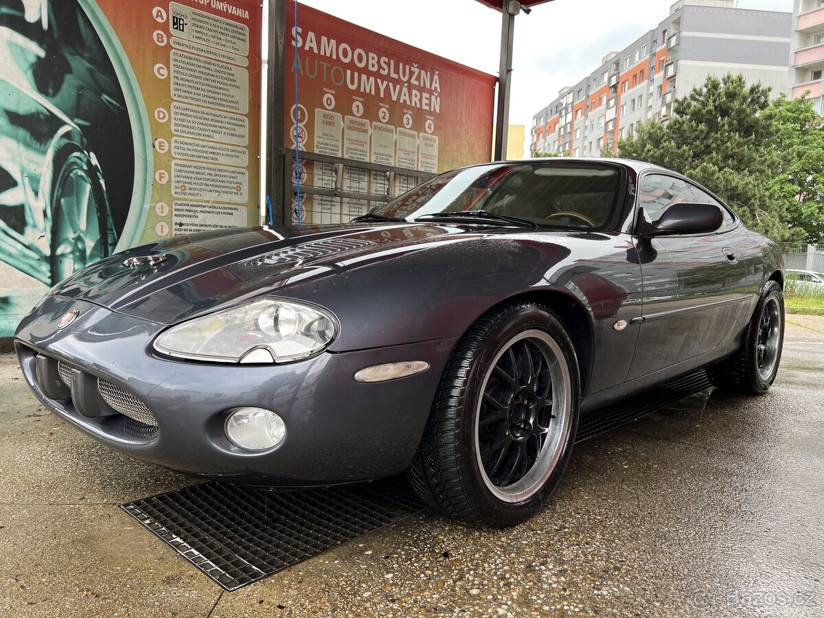 Jaguar xkr coupe 2001, 4.0 supercharged 370ps znizena cena - 9