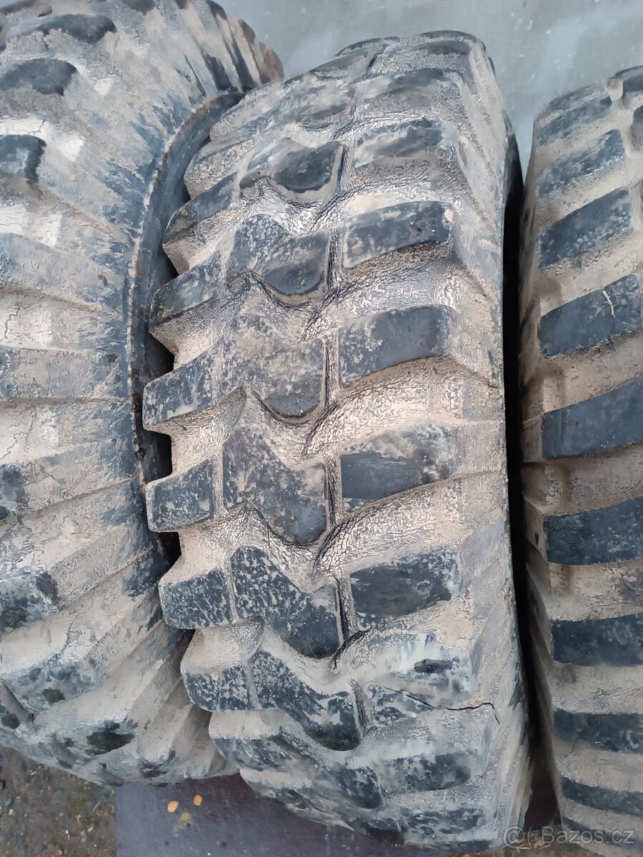 10,50-16 kola na vlek 7t - 9