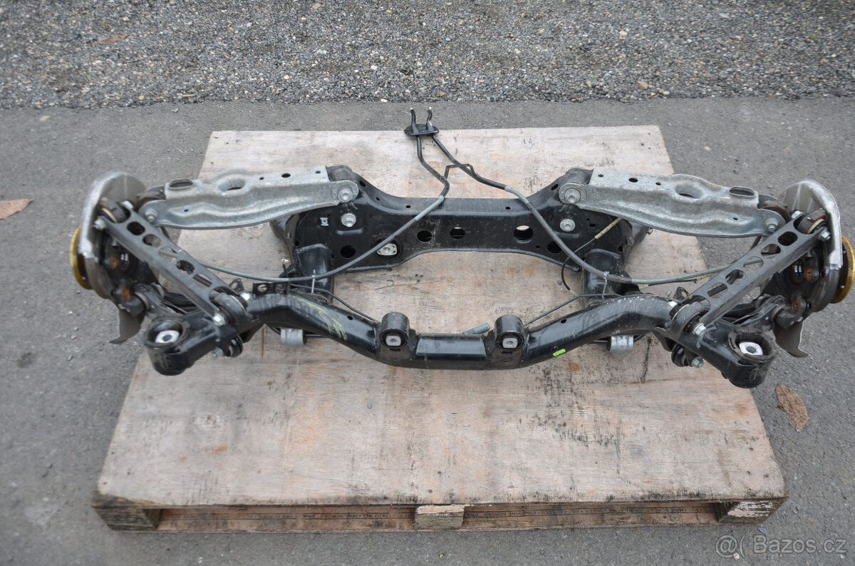 BMW 135i, E82, M paket - nápravy, nájezd 1500km - 9