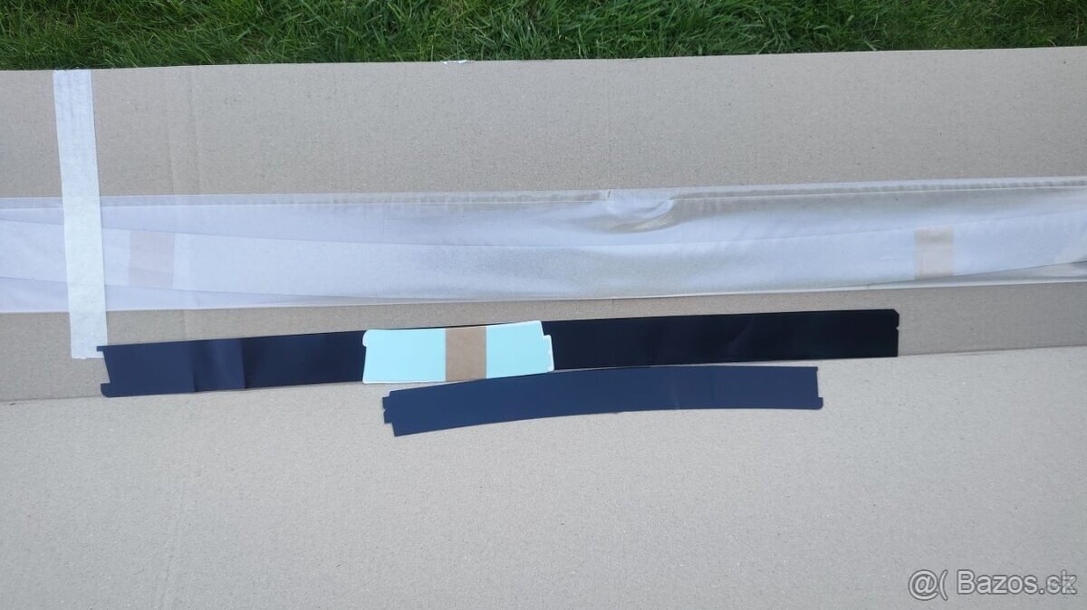 GLE W167 - laktova opierka Corolla XII E21 - samolepky dvere - 9