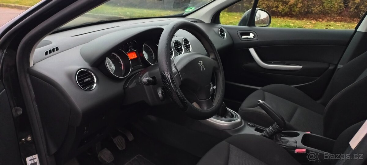 Peugeot 308 1.4VTi 72kW r.2012 STK 8/2026 - 9