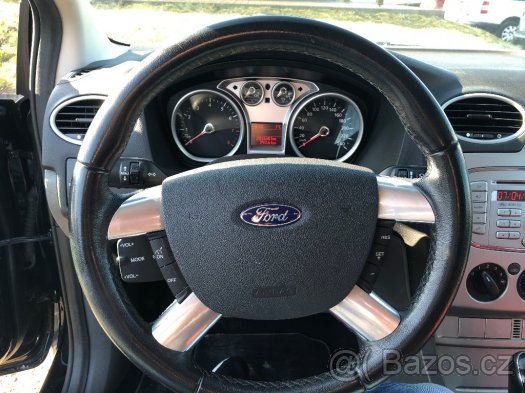 Ford Focus 1,6i 16V SPORT - 9