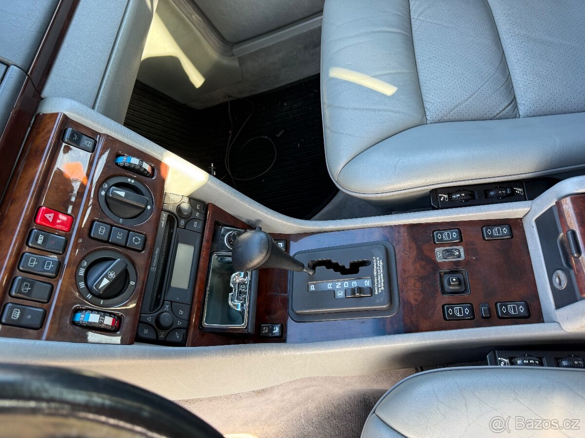 Mercedes-Benz S124 300 TE 4MATIC (1992) - 9