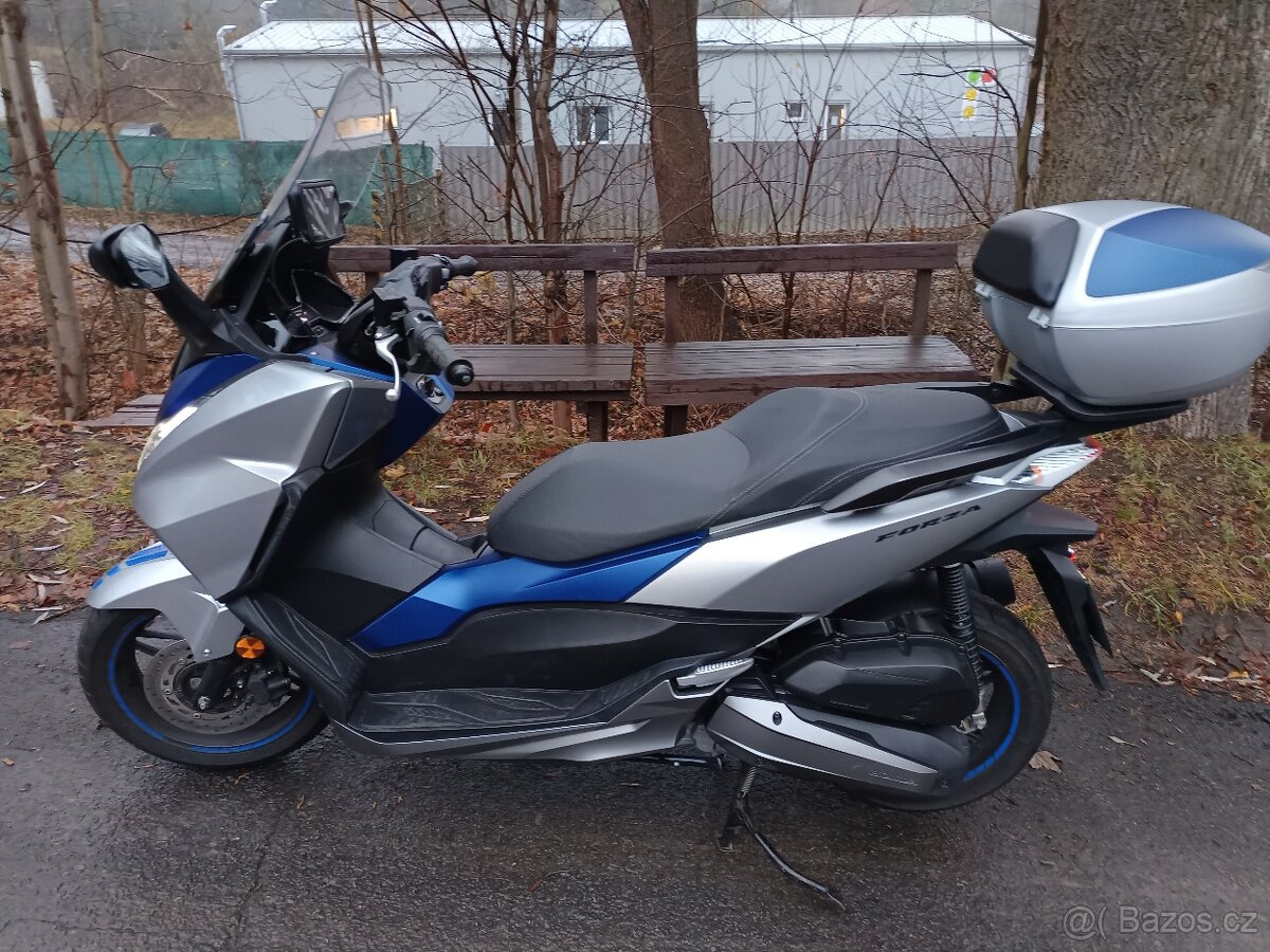 Prodám Honda Forza 125 rok 2018 - 9