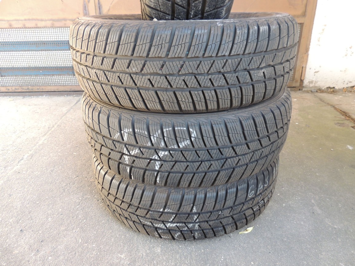 4ks zimních pneu Barum Bravuris 5 185/60/15T, vzorek 7,5-8mm - 9