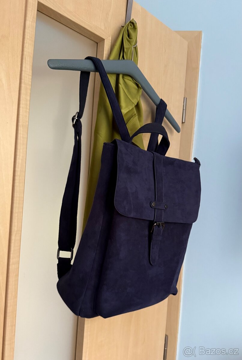 Tmavě modrý dám. batoh, sleva 500 Kč - 9