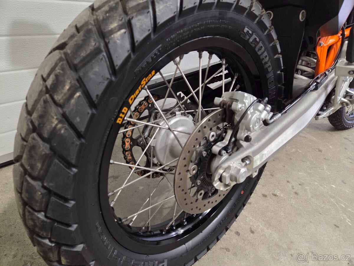 KTM 690 Enduro R - 9