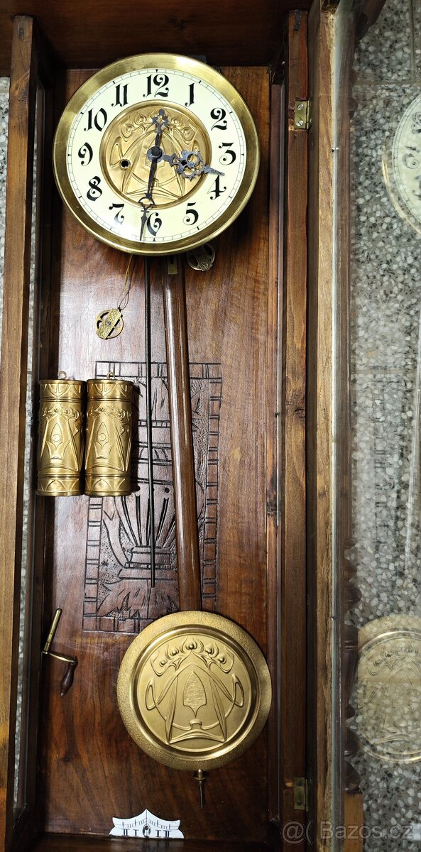 luxusní bohatě zdobené vyřezávané dvouzávažové hodiny - 9