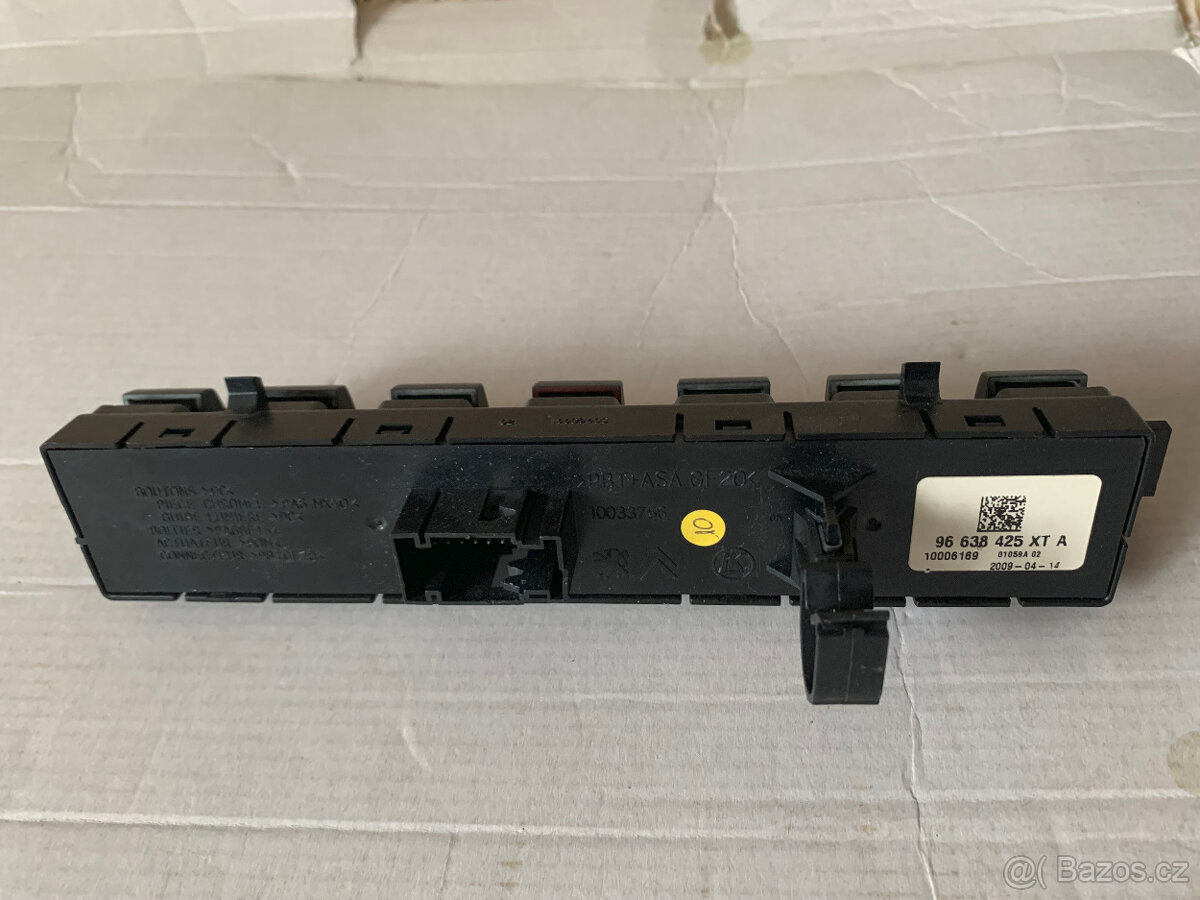 Řadící páka, spínače středové konzole Peugeot 3008 I - 9