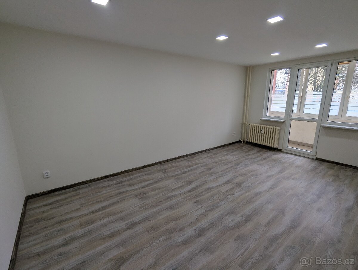 Pronájem bytu 3+1, Ostrov u Karlových Varů - 9