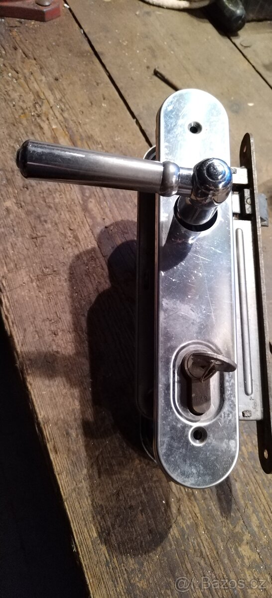dveřní zámky - 9