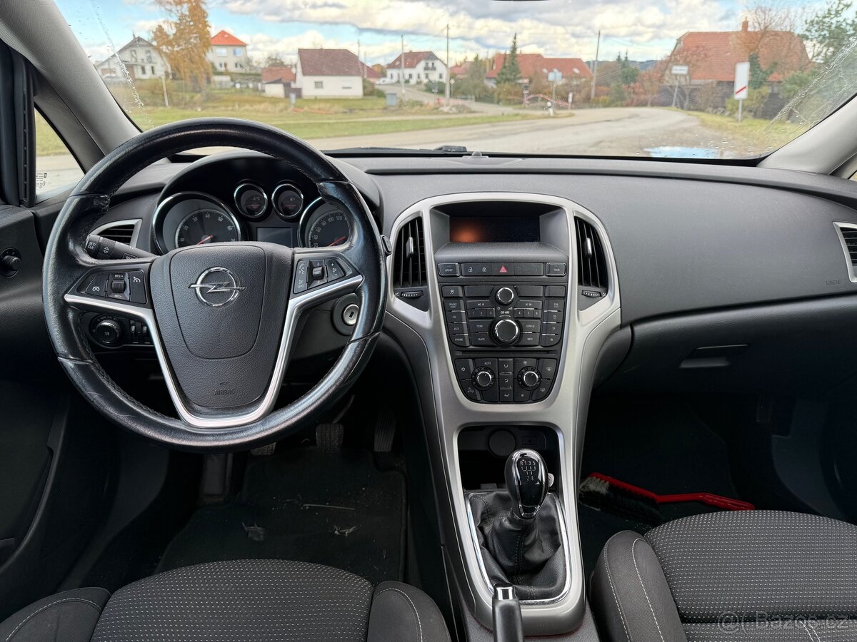 Opel Astra 1.6l + LPG, r.v. 2010 - 9