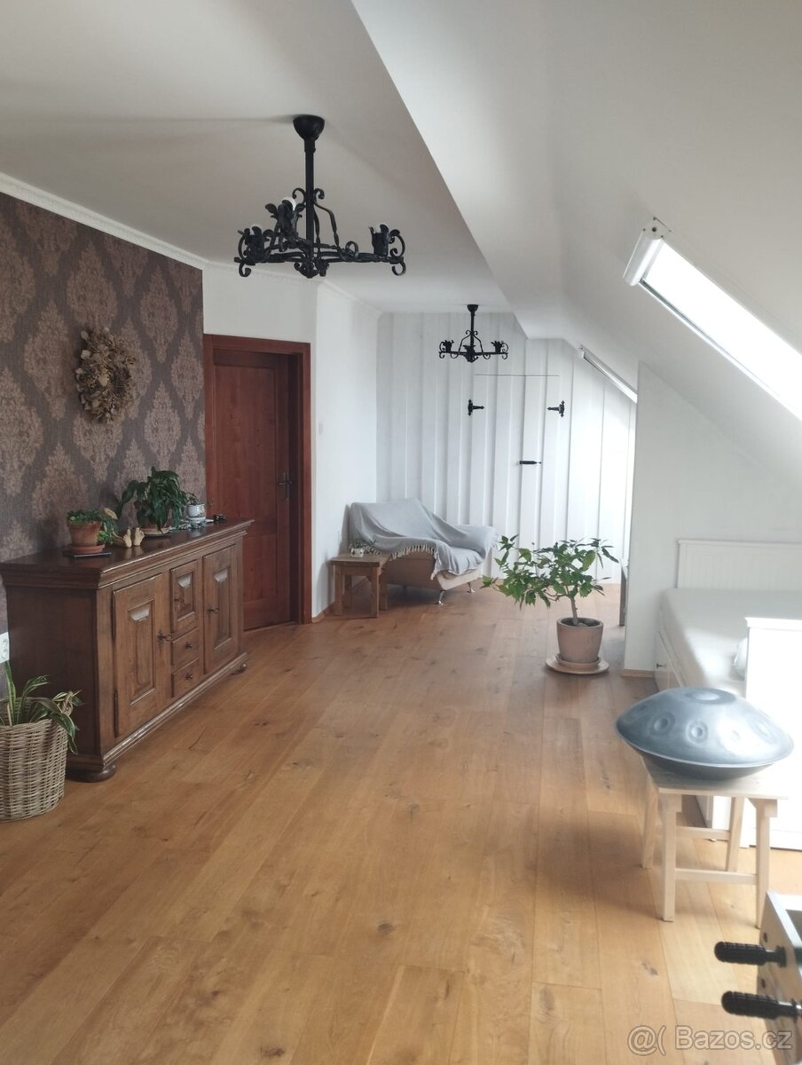 Dům 5+1 Lužice - 9