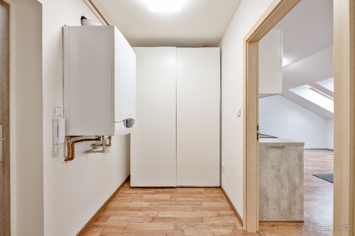 Byt 1+kk v centru Tábora - 9