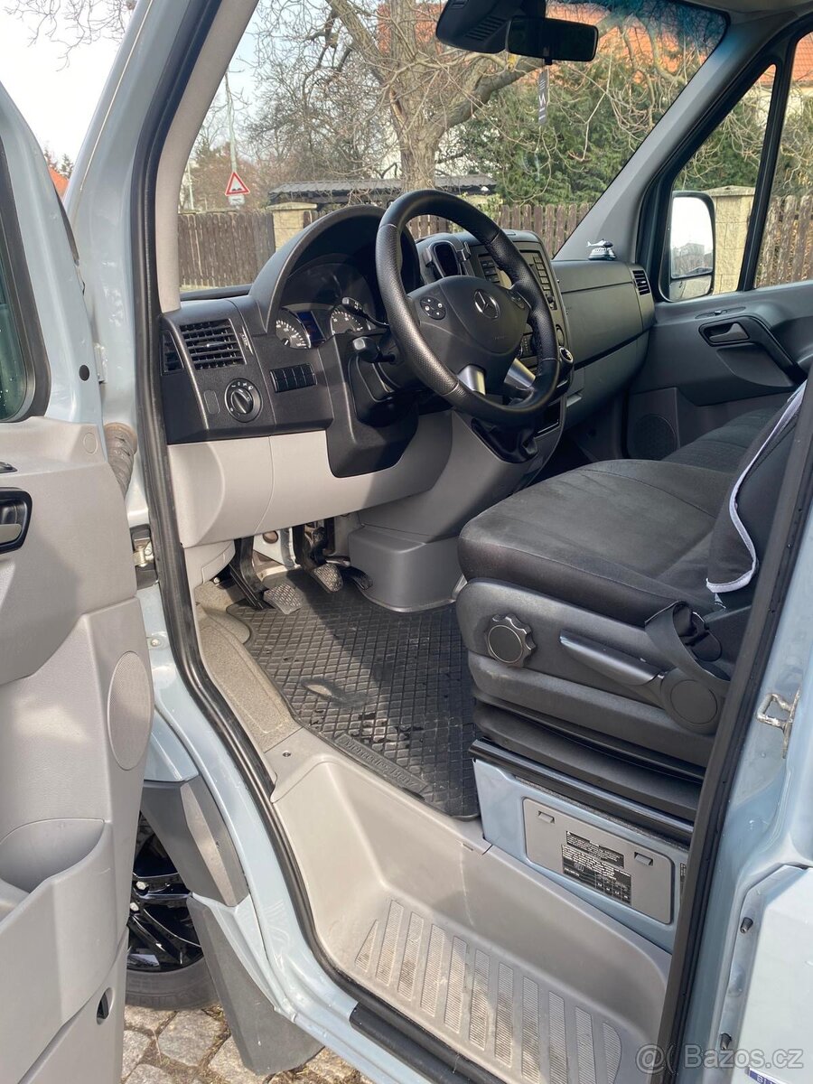 Mercedes sprinter 319 140kw - 9