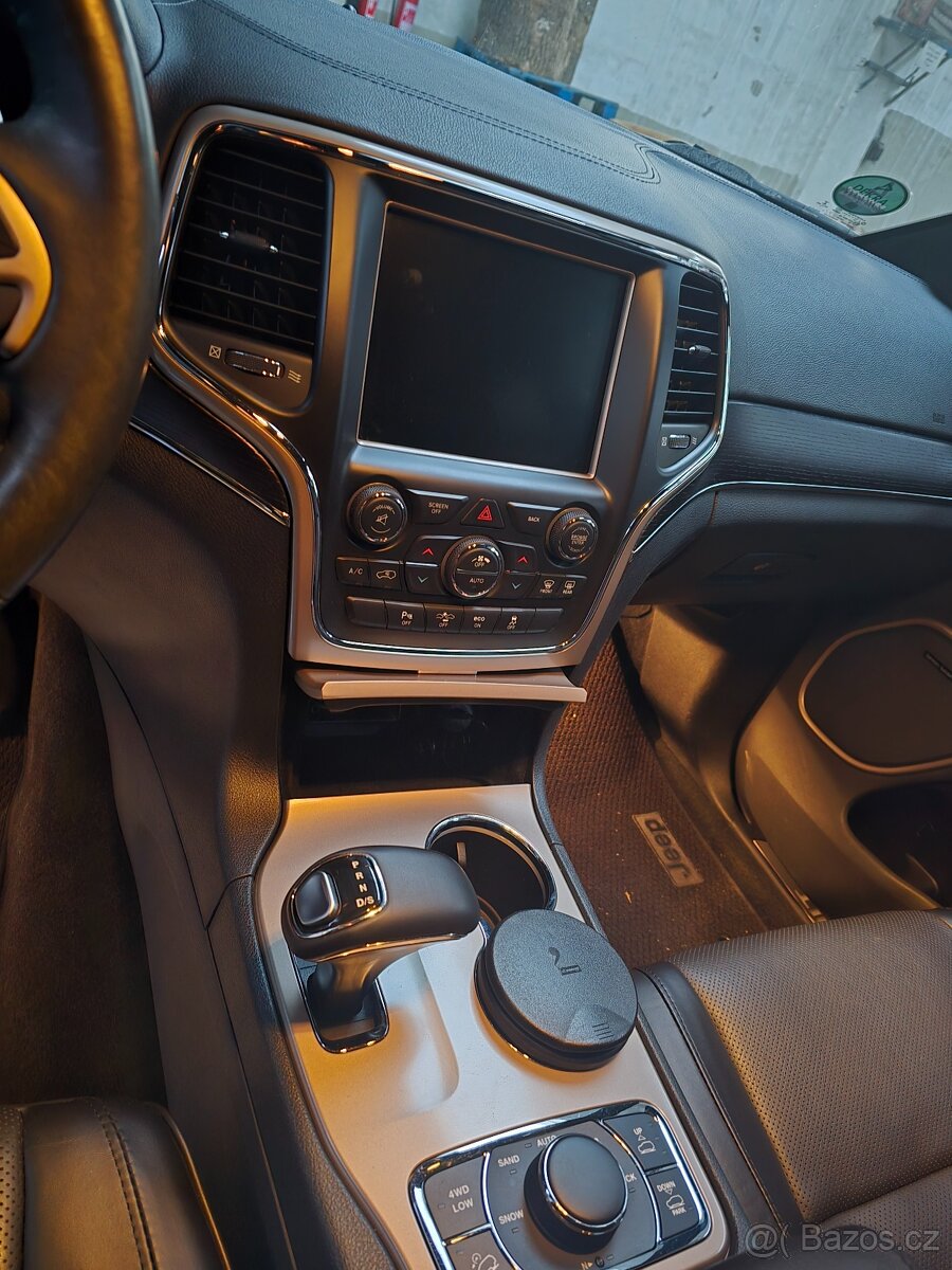 Jeep Grand Cherokee - 9