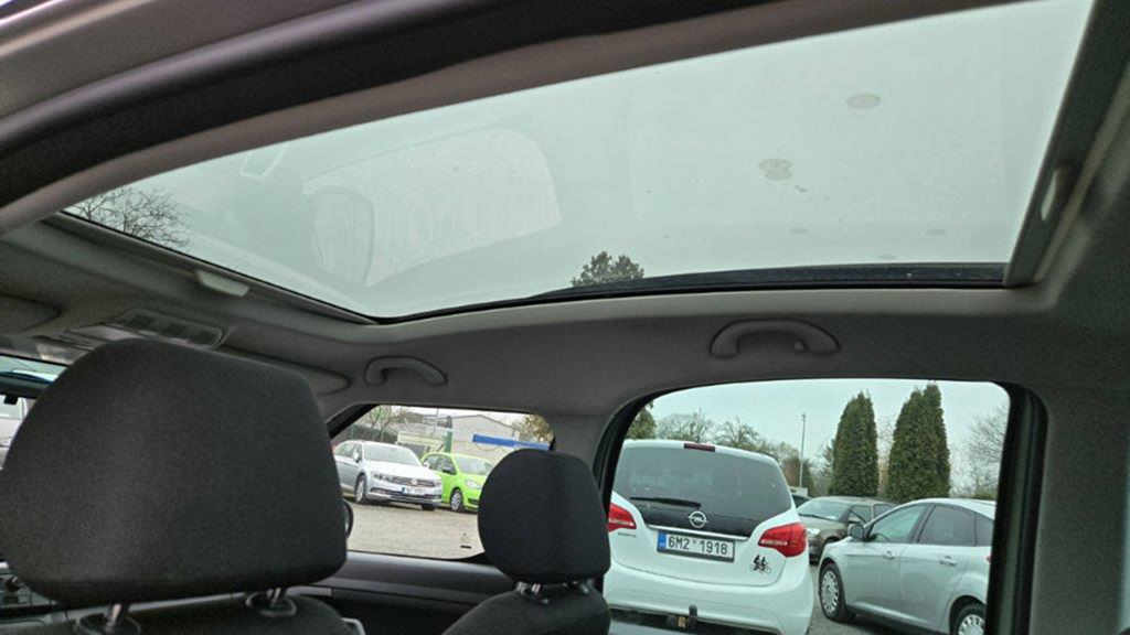 ŠKODA ROOMSTER 1.4 16V YOUNG - 9