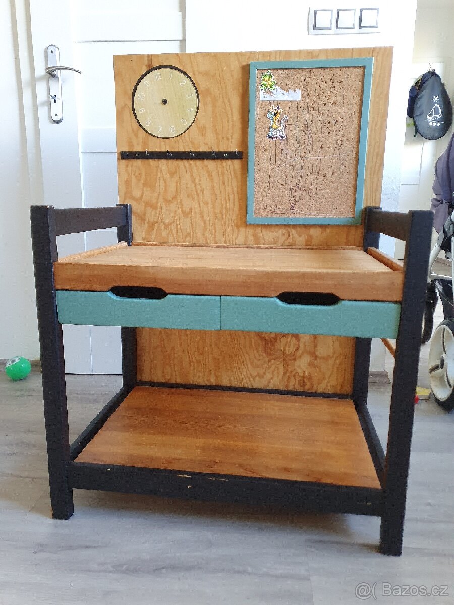Stolek/ponk - 9