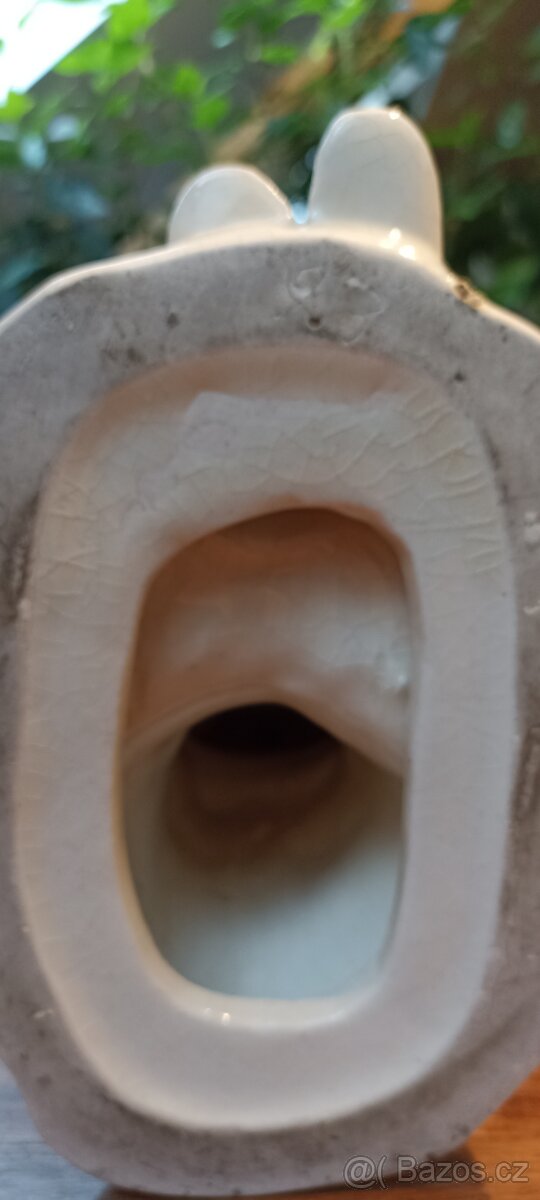 Porcelánová figurka-muž hrající na akordeon - 9