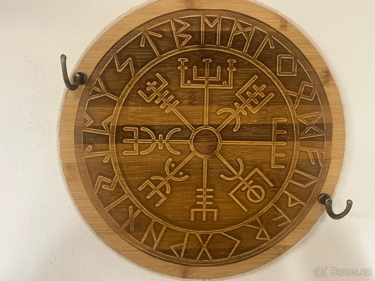 Vikingská sekera s držákem. - 9