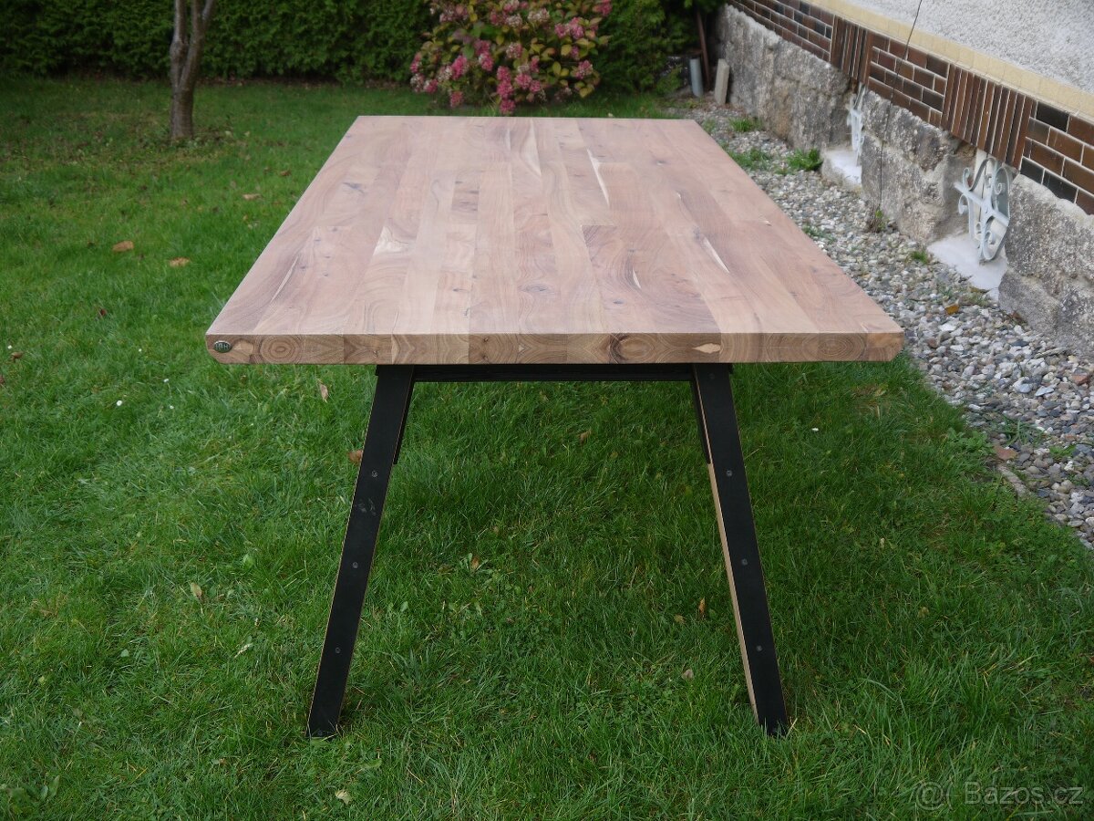 Masivní jídelní stůl - Tokyo - 9