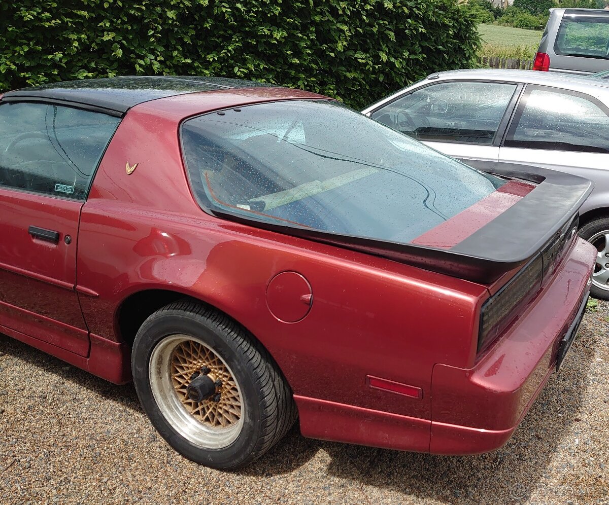 PONTIAC FIREBIRD TRANS-AM GTA - 9