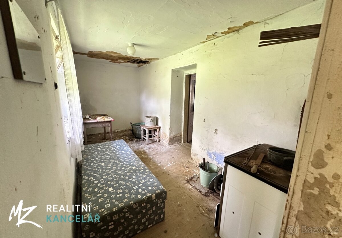 Prodej usedlosti se sadem a rozlehlou zahradou ve Zlámance - 9