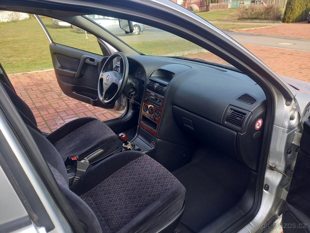 Opel Astra - 9