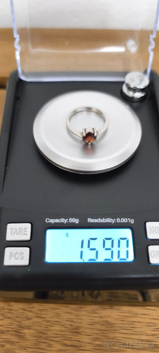 Stříbrný prsten s granátem. - 9