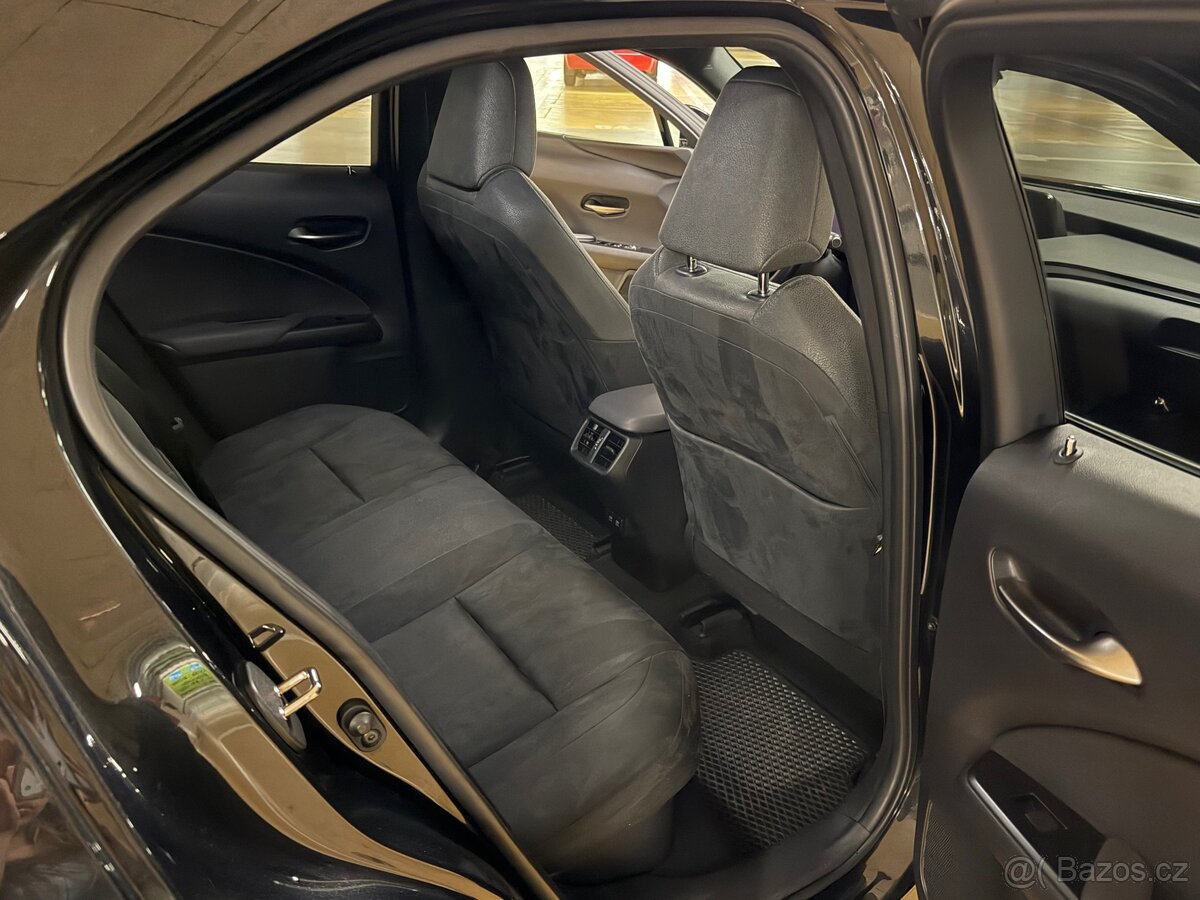 Lexus UX 250h - 9