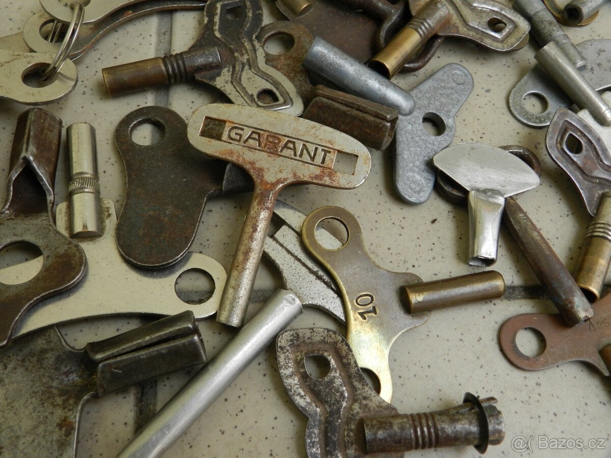 KLÍČKY 111 KUSŮ - 9