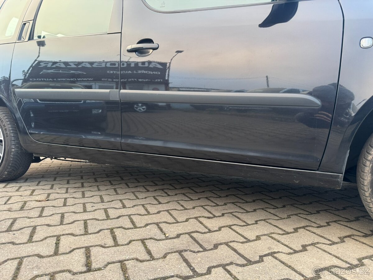 Škoda Roomster 1,6 16V 77 KW SK STK - 9