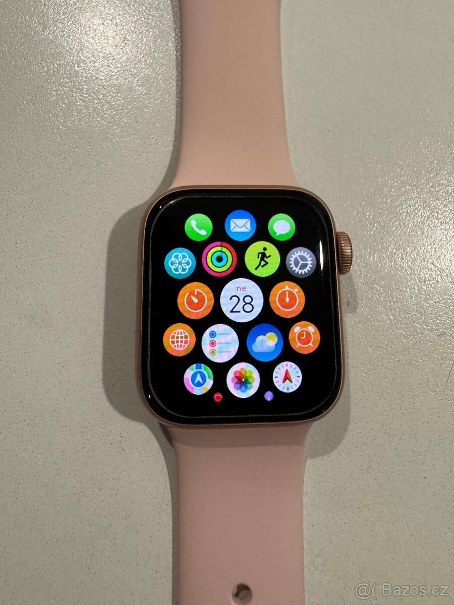 Apple Watch SE - 9