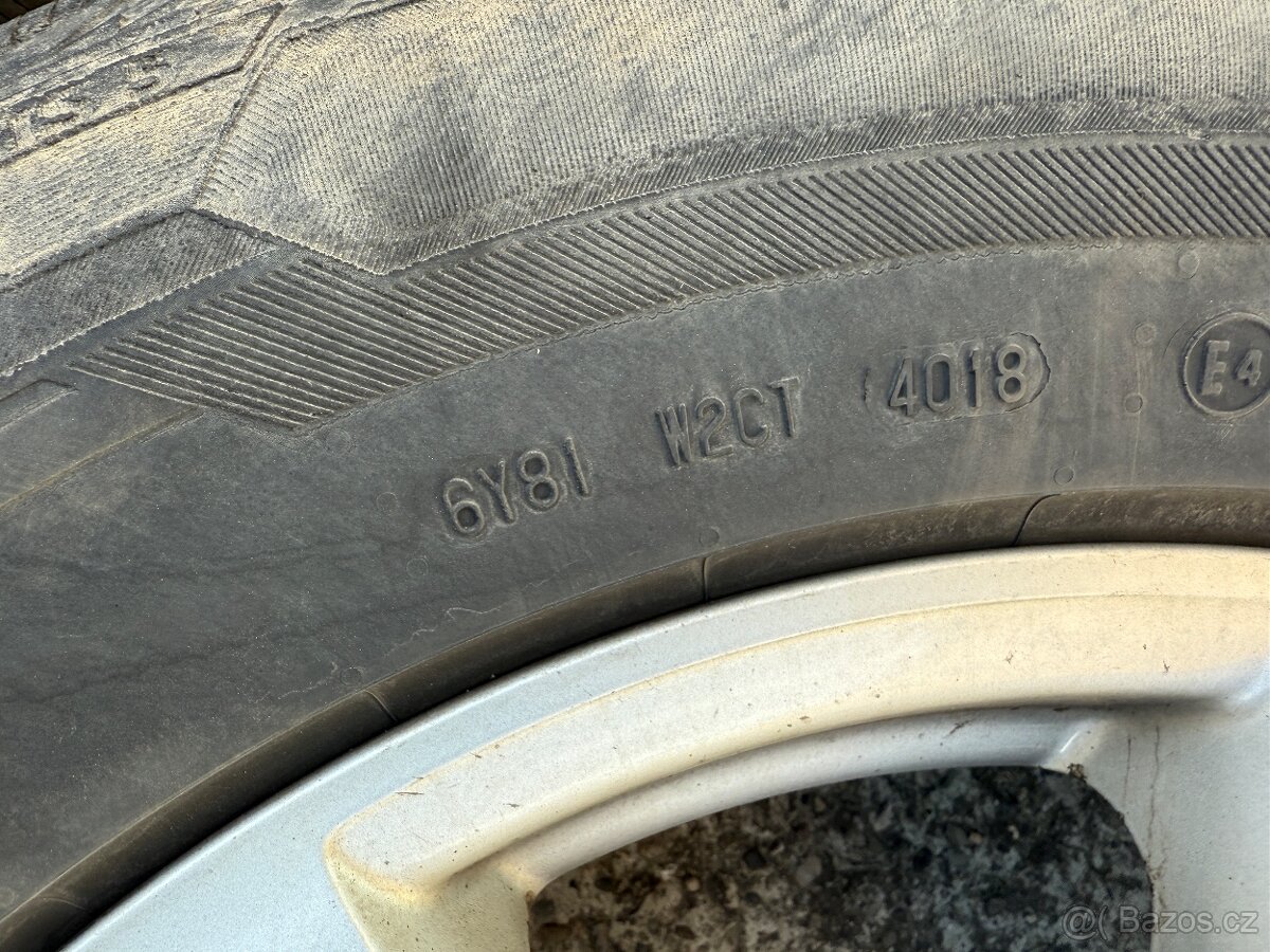 Zimní sada Volvo - 235/60/17 V XL - Barum - 5x108 - 9