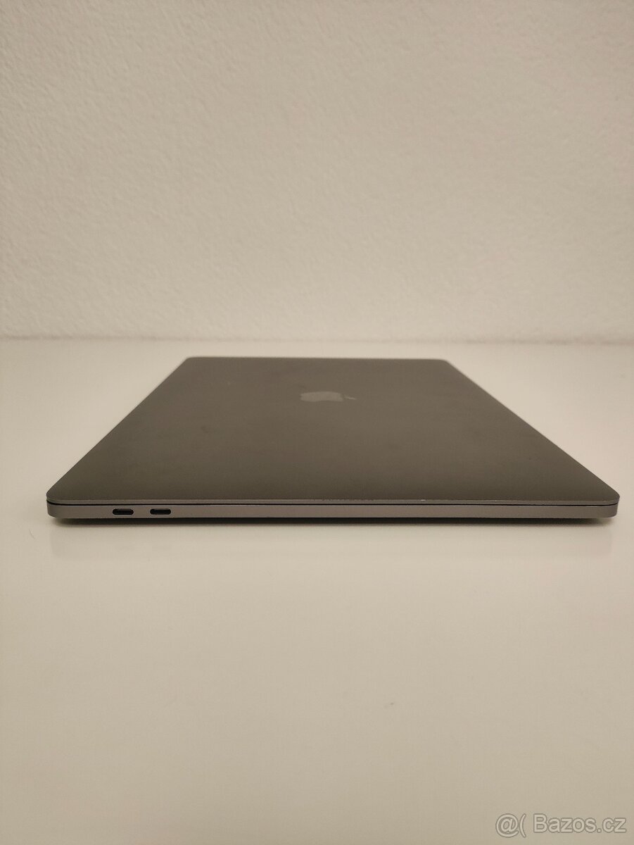 MacBook Pro 15" A1707 | i7 • 16GB • 512GB SSD - 9