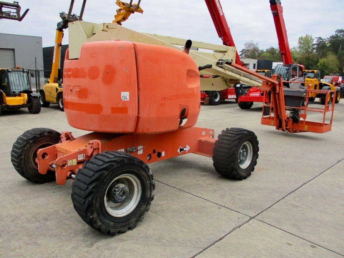 TERÉNNÍ KLOUBOVÁ PLOŠINA JLG 510 AJ - 9