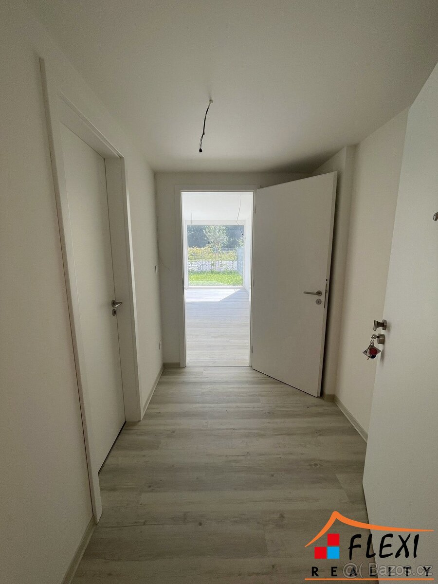 Pronájem bytu 1+kk, 32 m² vč. parkování - Ostrava - Slezská - 9