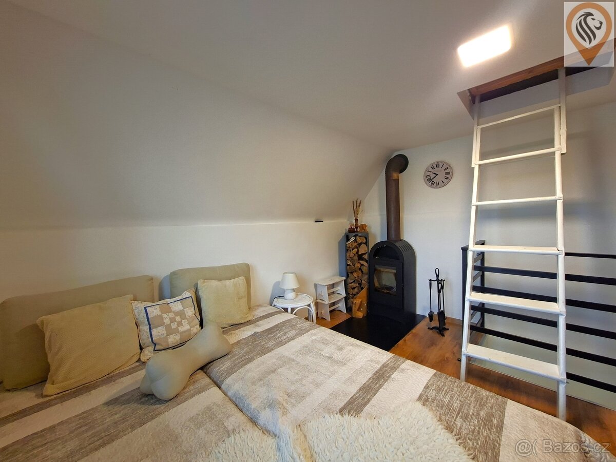 Prodej kompletně zrekonstruované chaty se zahradou – rekreač - 9