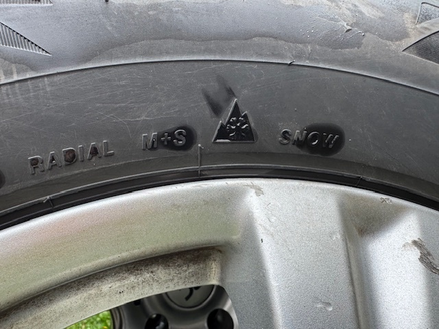 245/65/17 zimní Bridgestone - 9