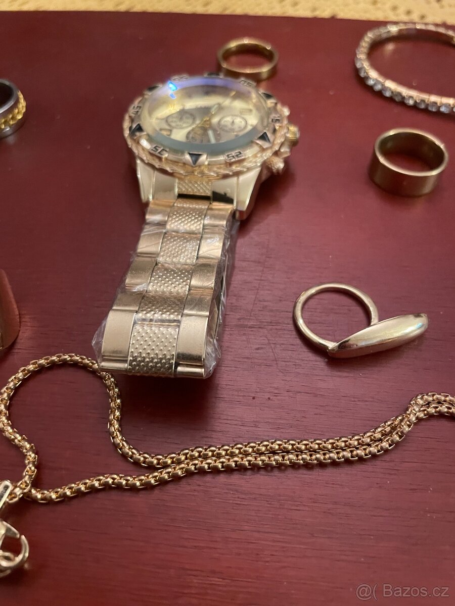 Hodinky stojí 300. Prsteny, náramek, náhrdelník zdarma. - 9