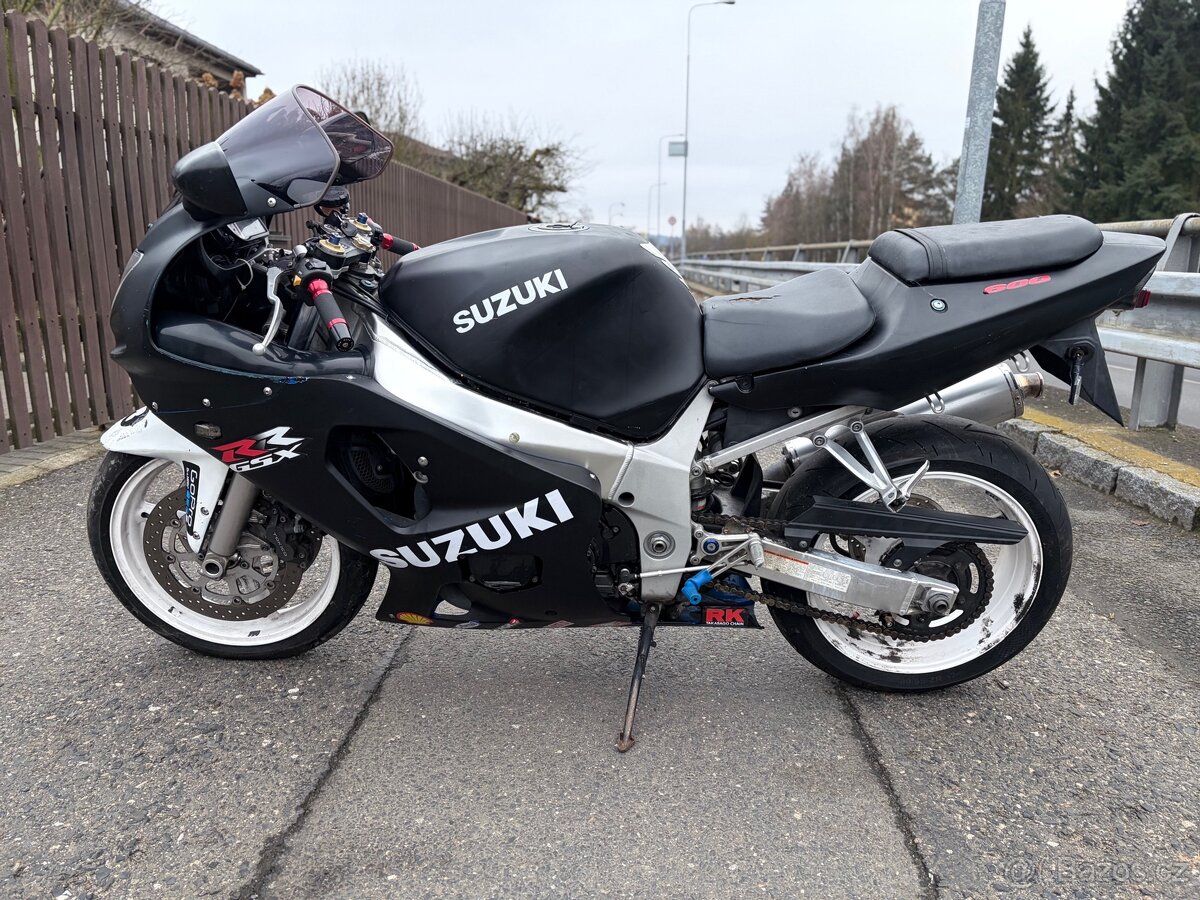 Suzuki gsxr 600 k1 - 9