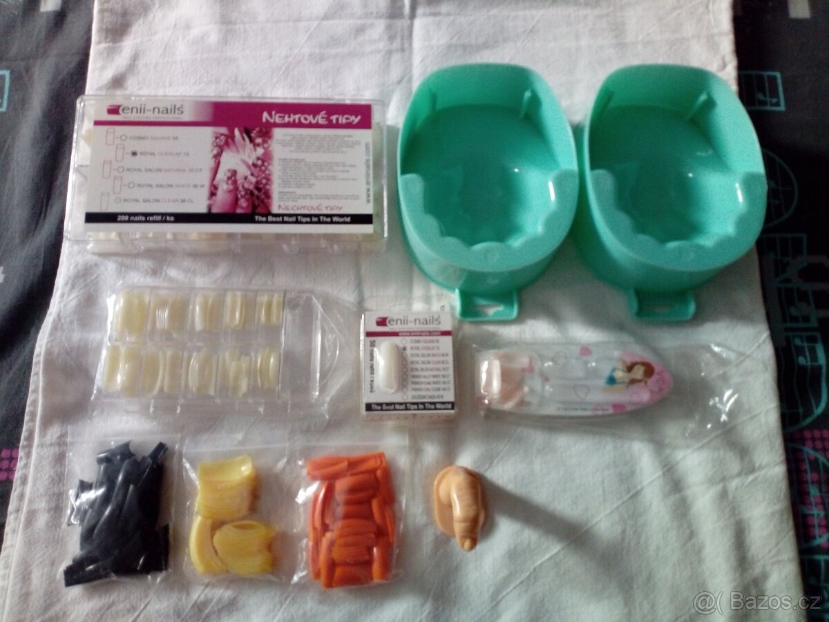 UV lampa na nehty s dárky - 9