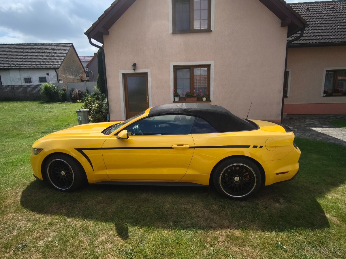 Prodám Ford Mustang 3,7 V6 Cabrio - 9