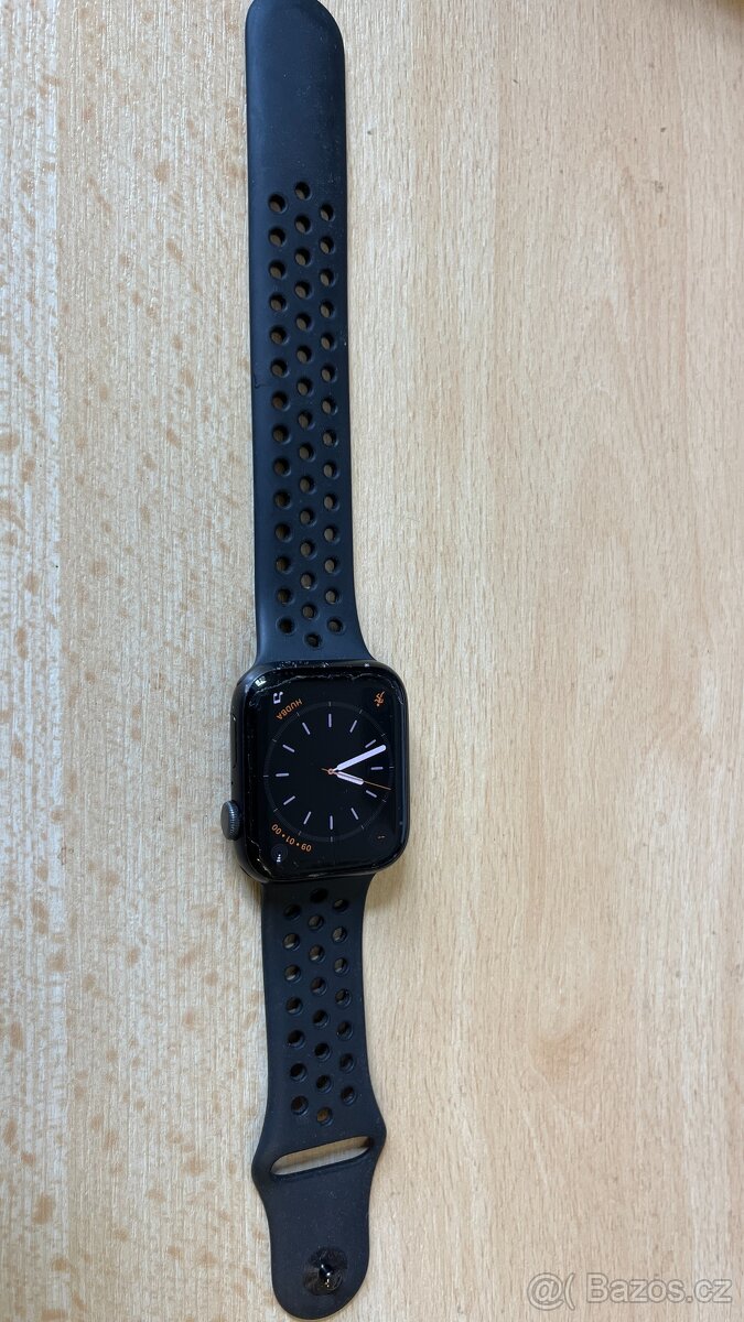 Apple Watch 5 Nike Edition 44mm - 9
