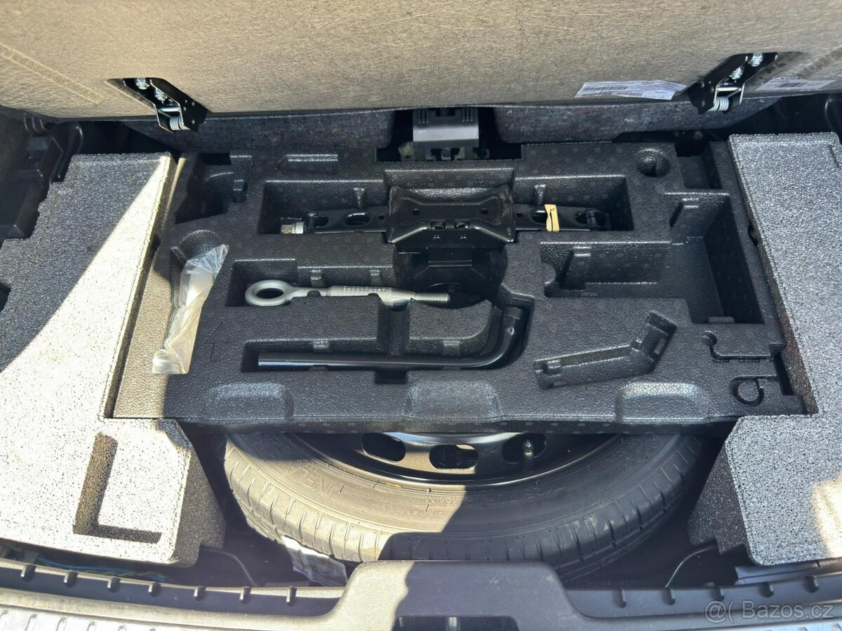 Volvo XC90 1. MAJITEL ČR DPH TOP CRYSTAL - 9