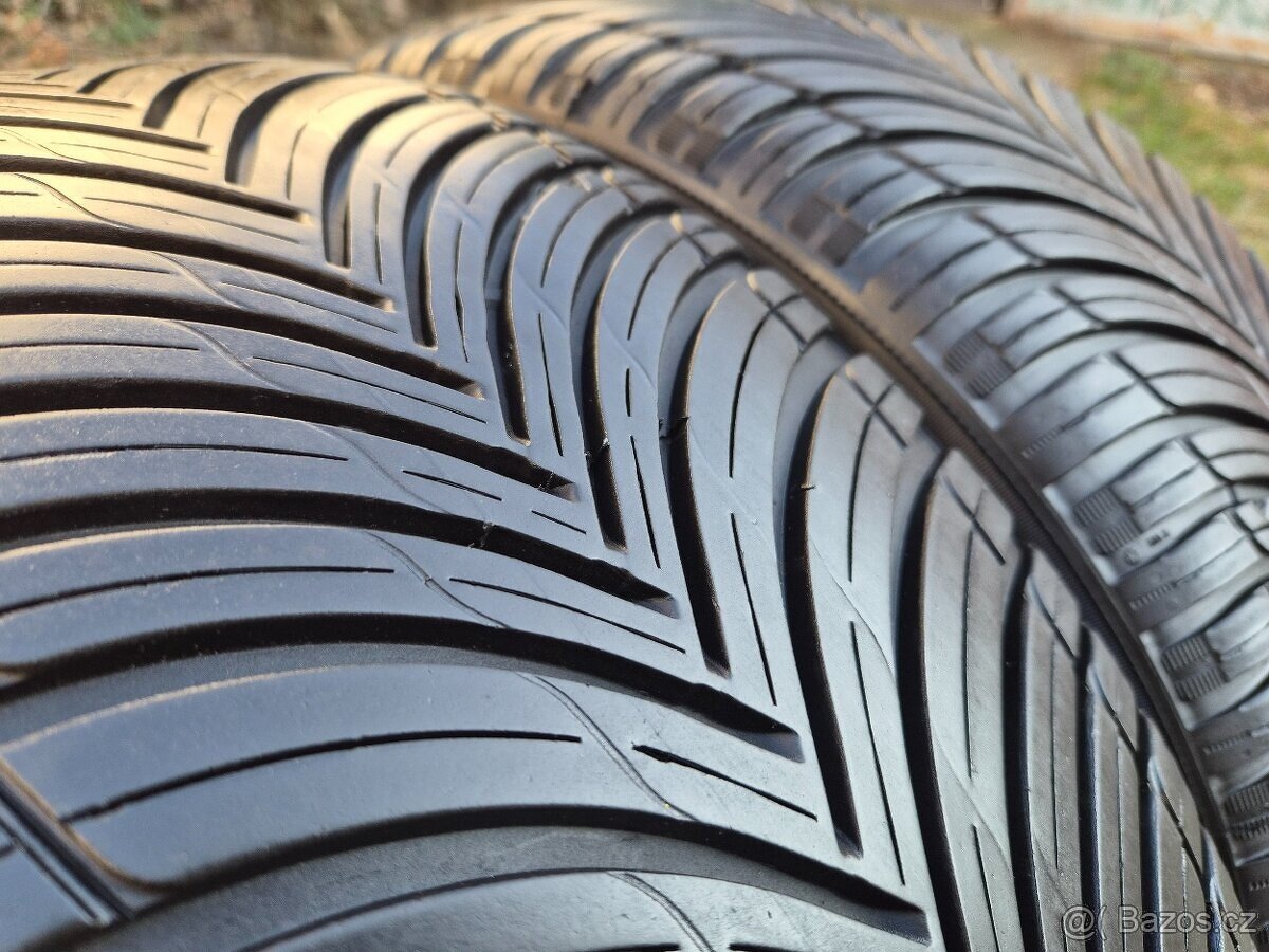 2x Celoroční pneu Kleber Quadraxer ³ - 225/45 R18 XL - 95% - 9